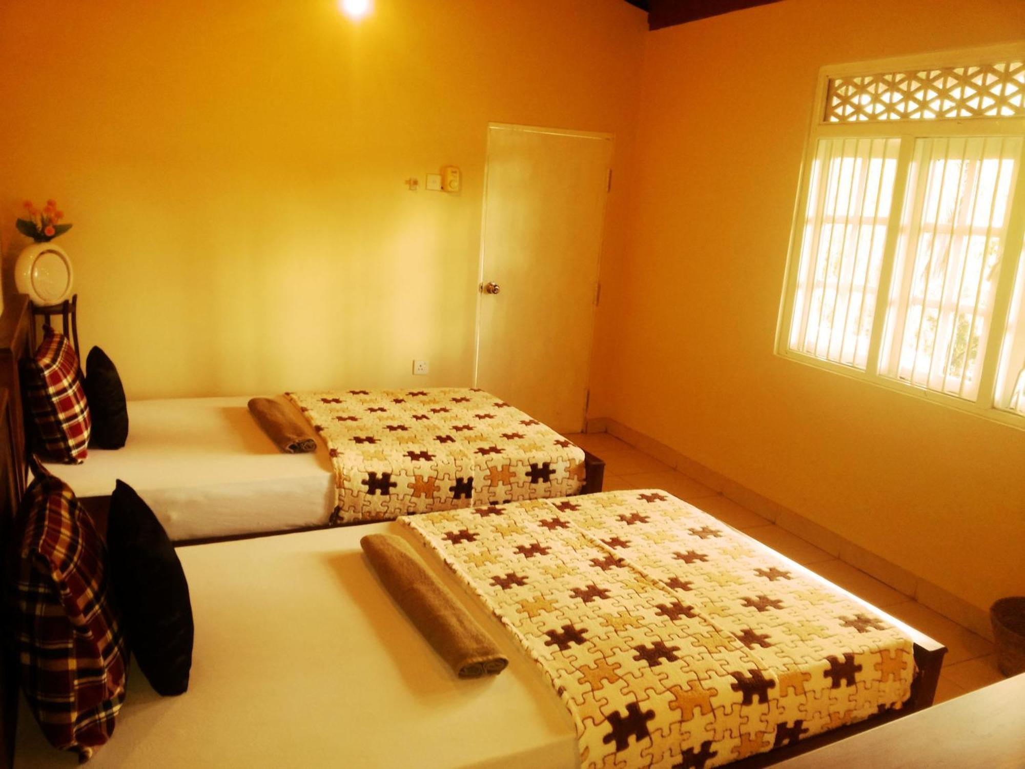 Hotel Tinaya Dambulla Habitación foto