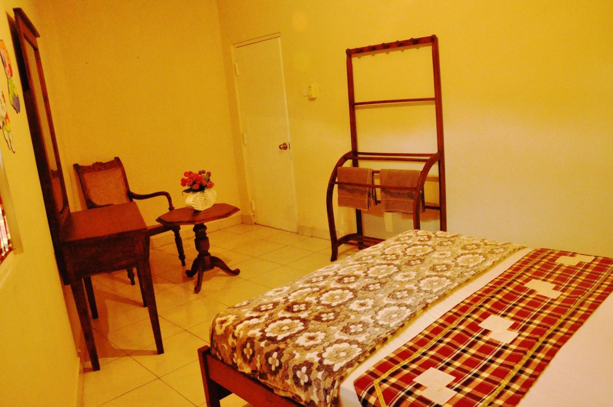 Hotel Tinaya Dambulla Habitación foto
