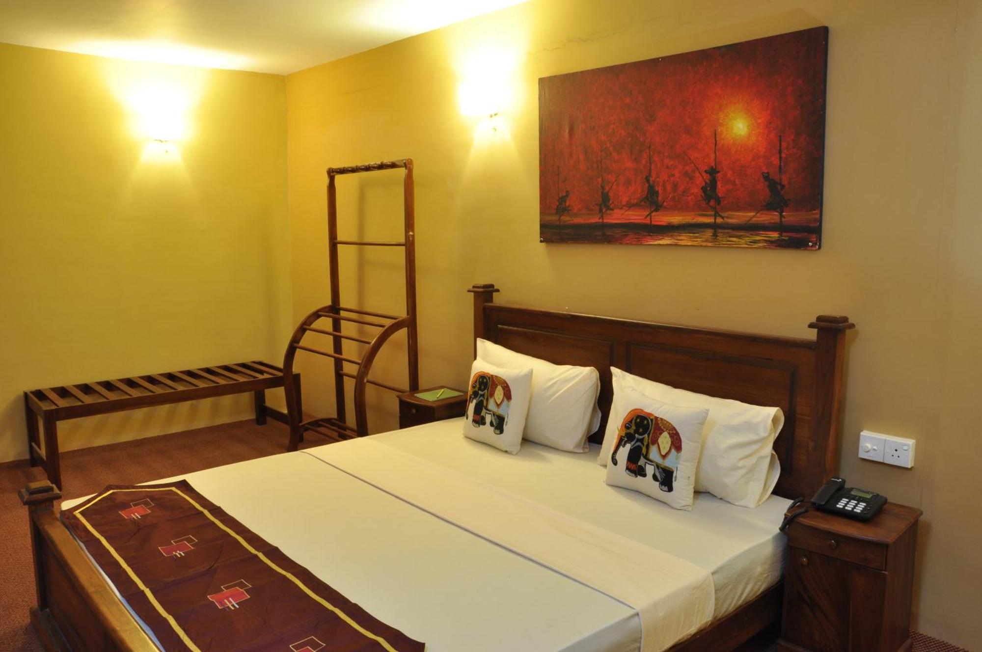 Hotel Tinaya Dambulla Habitación foto