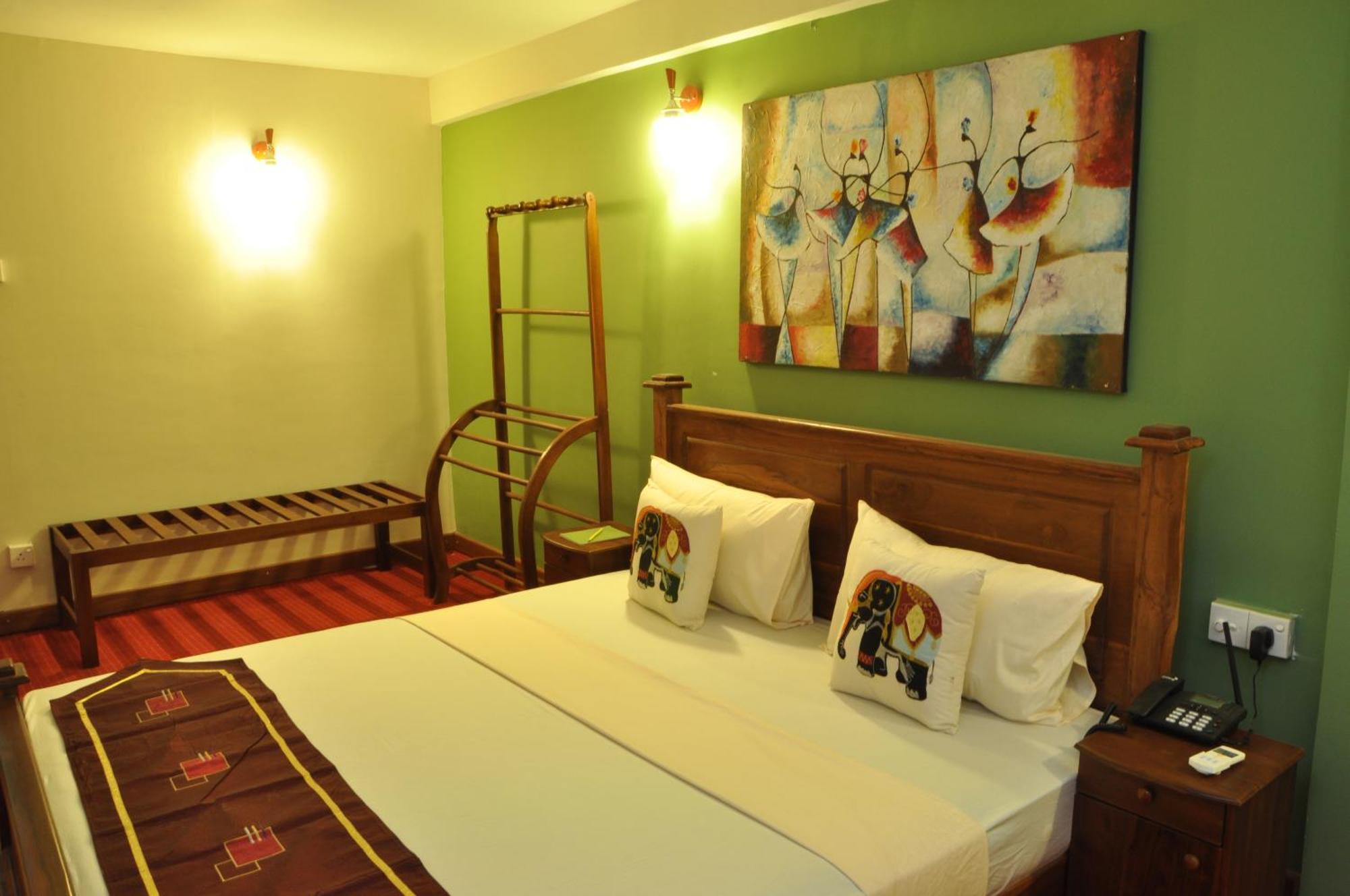 Hotel Tinaya Dambulla Habitación foto